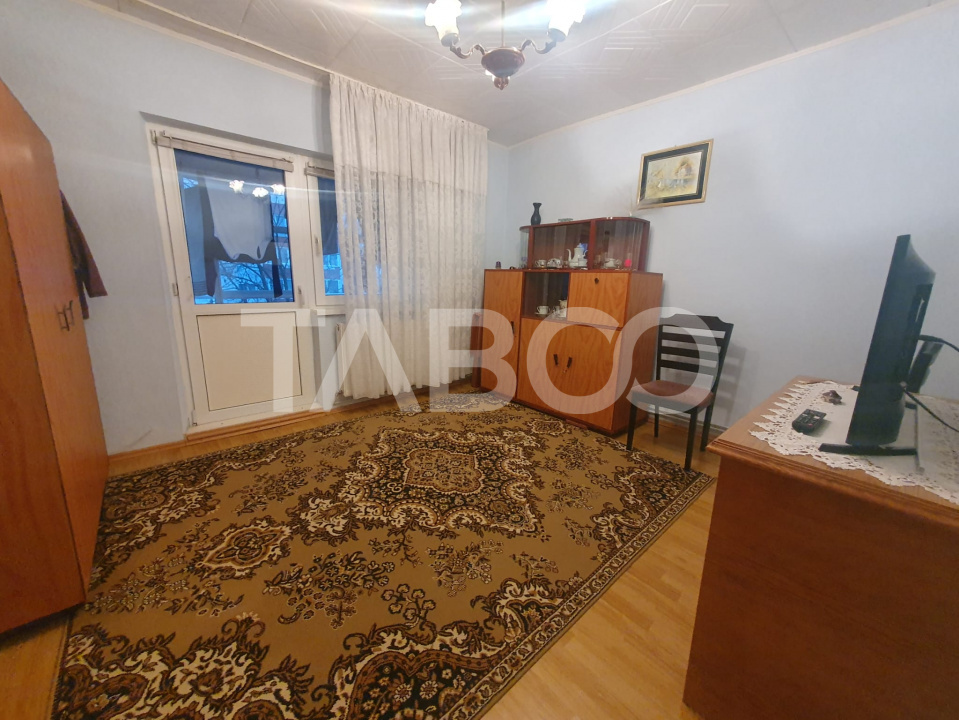 Apartament 2 camere etaj 2  semidecomandat 52 mp utili zona Campului