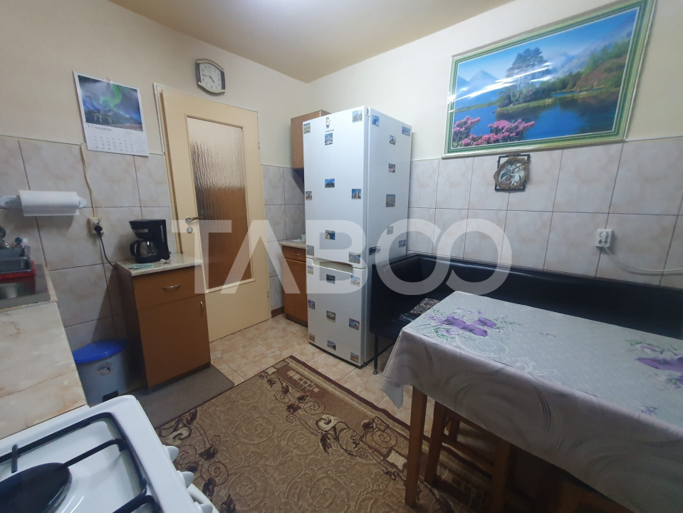 Apartament 2 camere etaj 2  semidecomandat 52 mp utili zona Campului