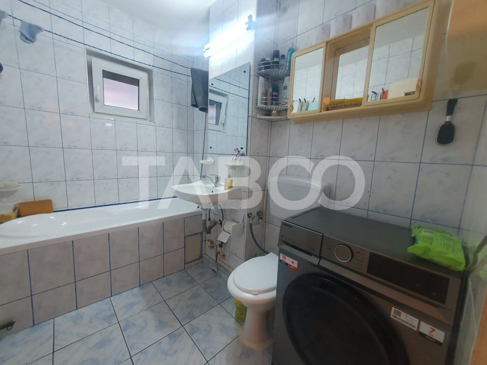 Apartament 2 camere etaj 2  semidecomandat 52 mp utili zona Campului