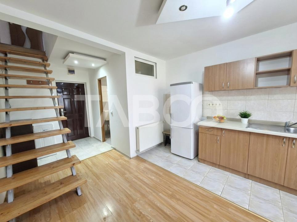Apartament 2 camere la mansarda renovat de vanzare zona Ipas din Sibiu