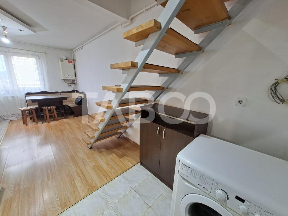 Apartament 2 camere la mansarda renovat de vanzare zona Ipas din Sibiu