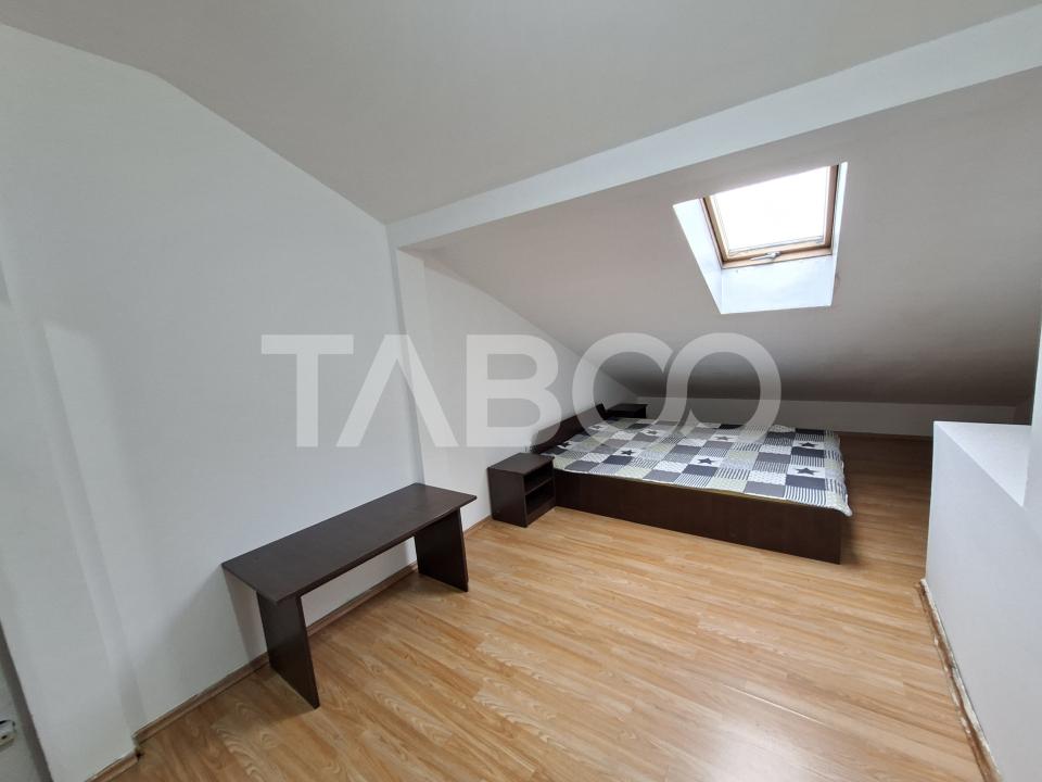 Apartament 2 camere la mansarda renovat de vanzare zona Ipas din Sibiu