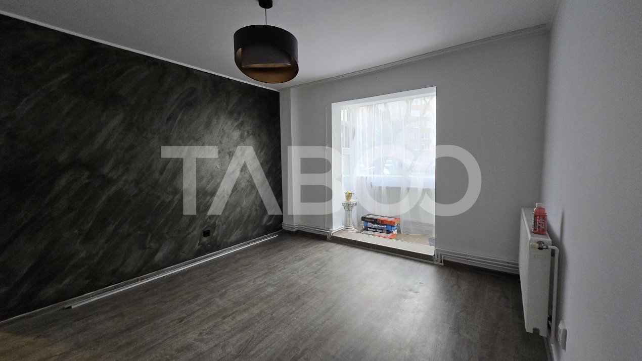 Apartament 2 camere la parter pretabil spatiu comercial de vanzare in Brasov - Mircea cel Bătrân