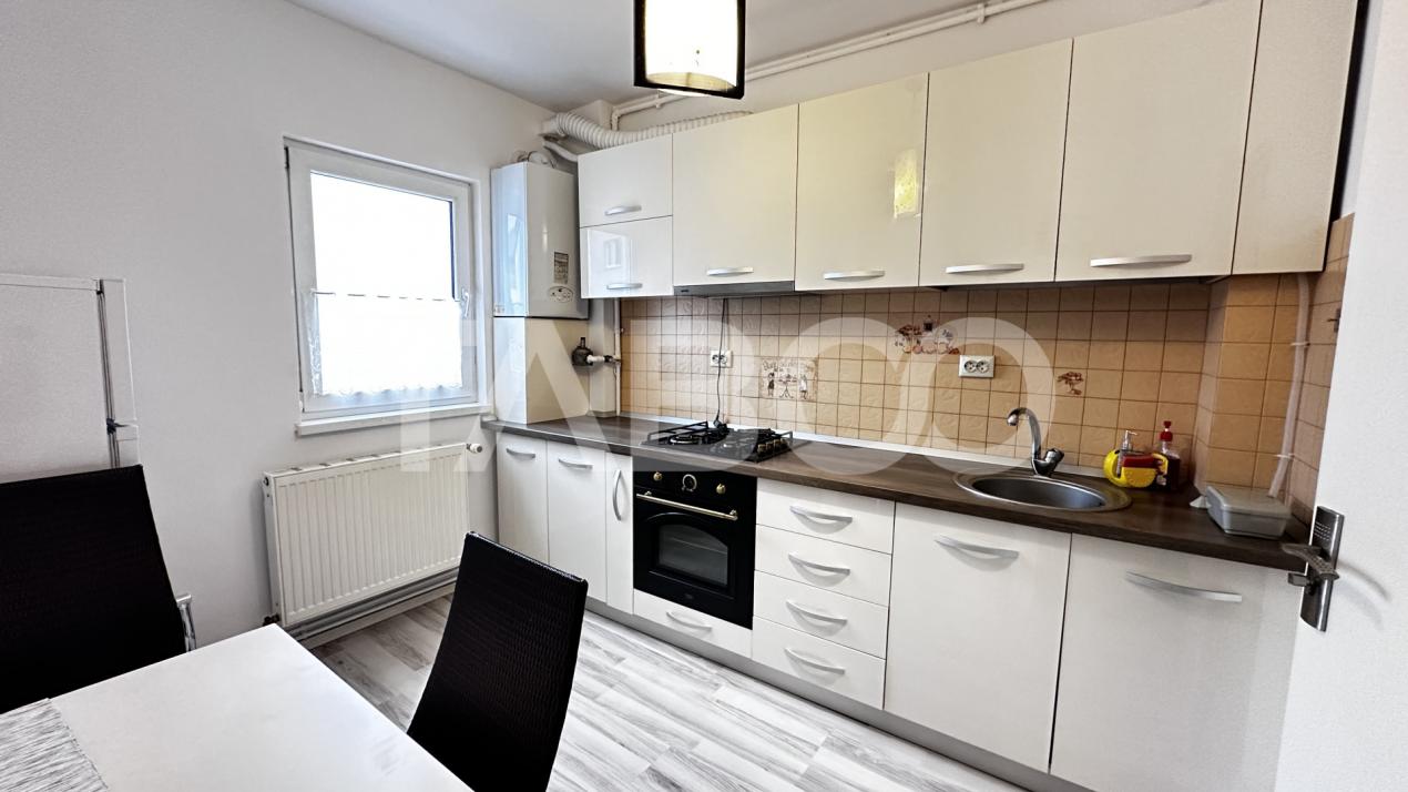 Apartament 2 camere mobilate utilate debara si balcon Mihai Viteazul