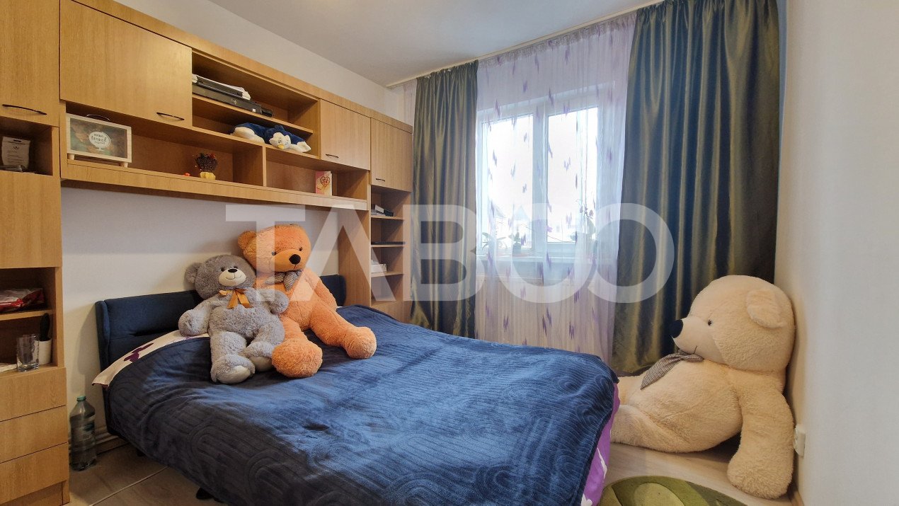 Apartament 2 camere pivinita si balcon de vanzare in Vasile Aaron