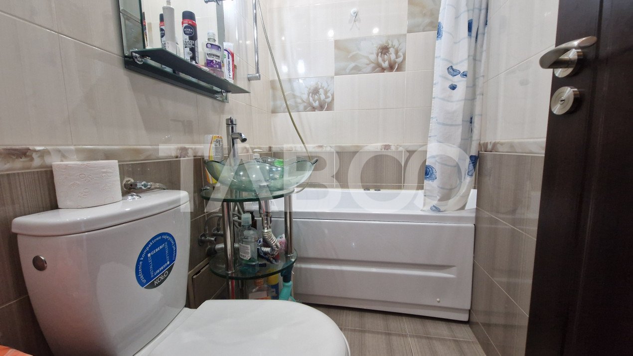 Apartament 2 camere pivinita si balcon de vanzare in Vasile Aaron