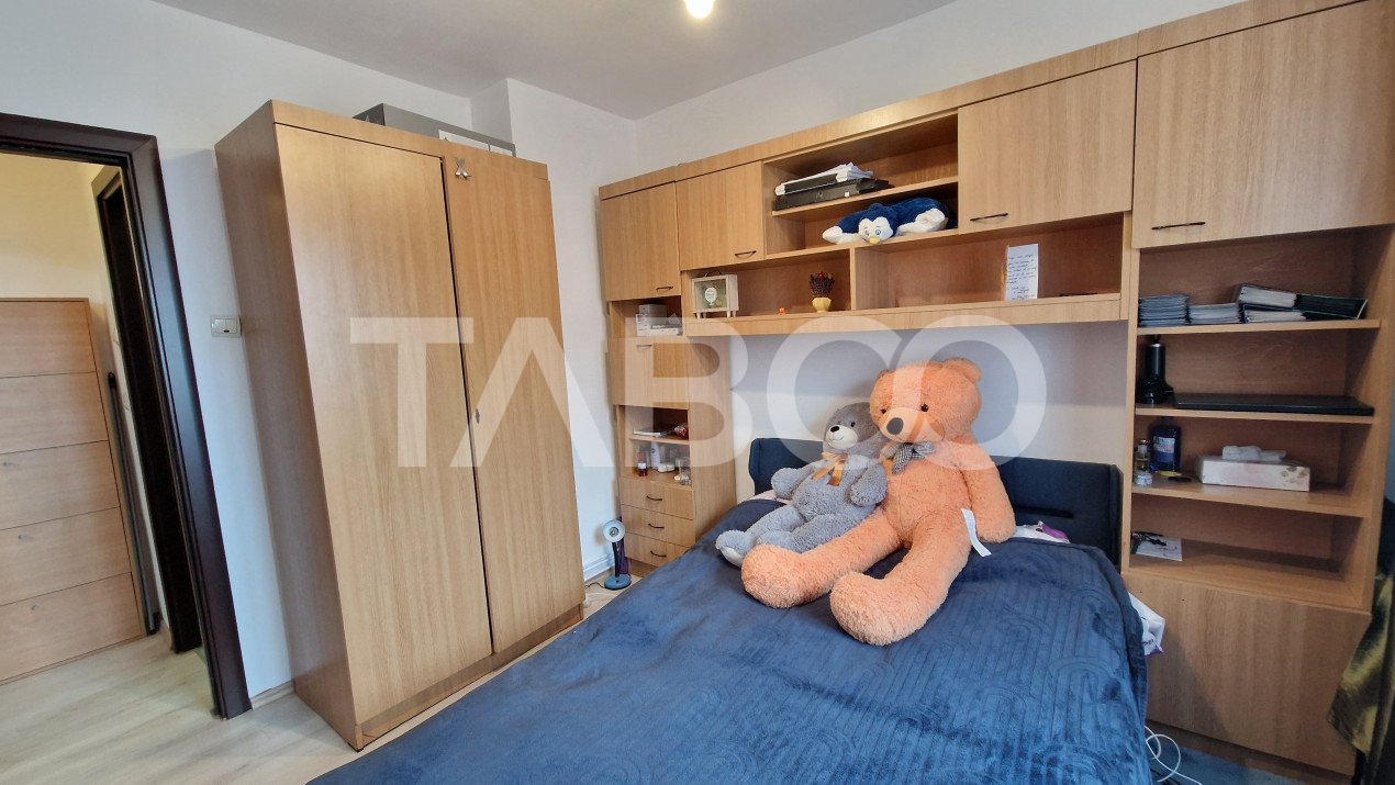 Apartament 2 camere pivinita si balcon de vanzare in Vasile Aaron