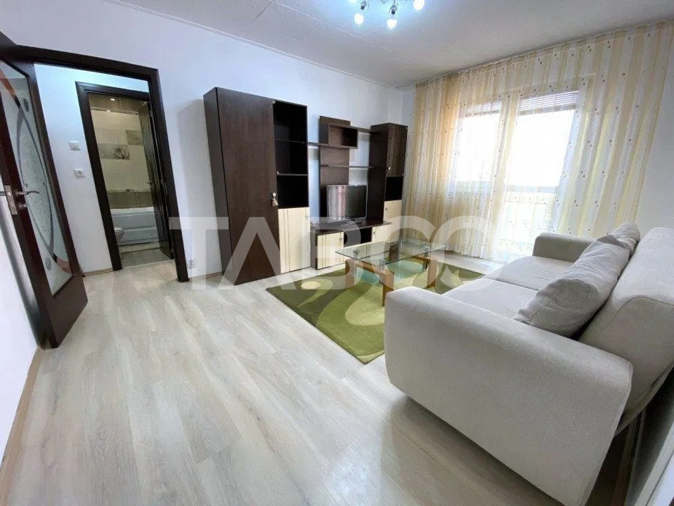 Apartament 2 camere pivinita si balcon de vanzare in Vasile Aaron
