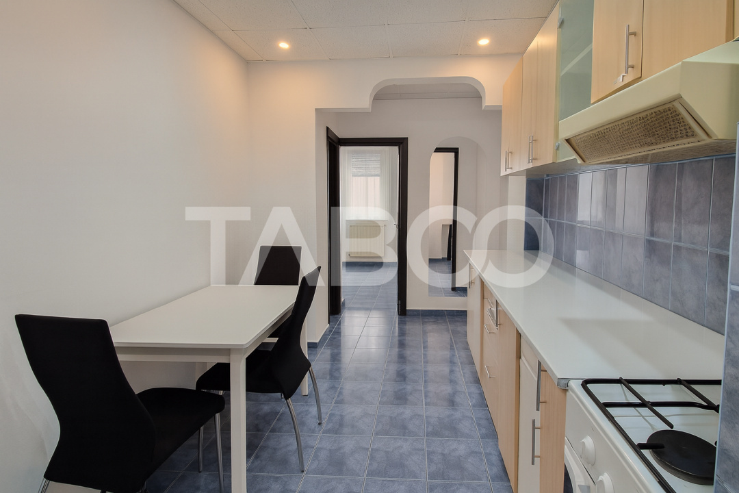 Apartament 2 camere pivinita si balcon de vanzare in Vasile Aaron