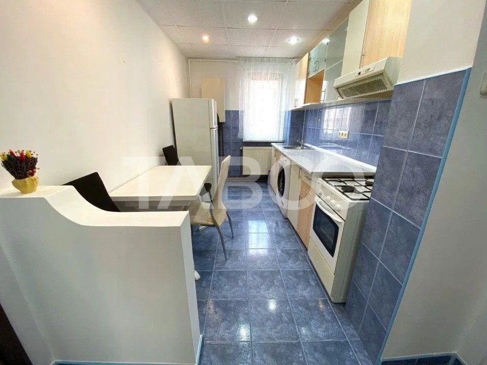 Apartament 2 camere pivinita si balcon de vanzare in Vasile Aaron