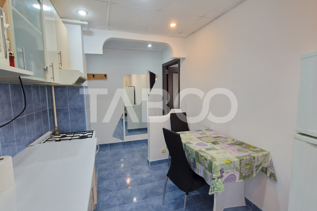 Apartament 2 camere pivinita si balcon de vanzare in Vasile Aaron