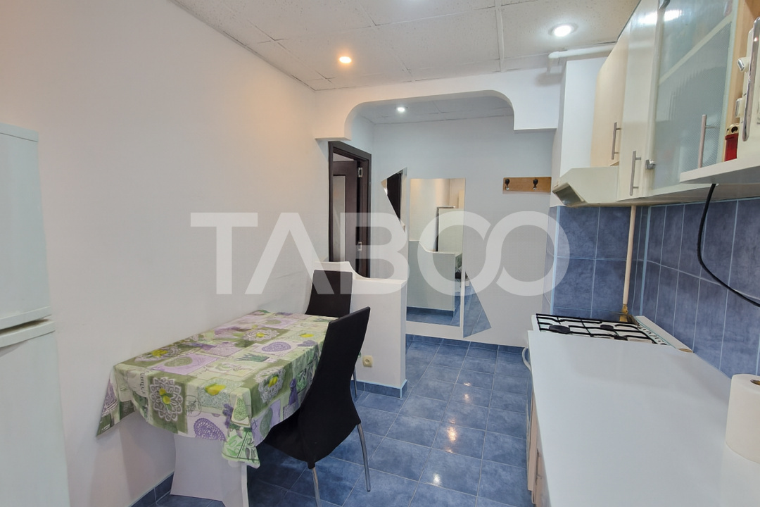 Apartament 2 camere pivinita si balcon de vanzare in Vasile Aaron