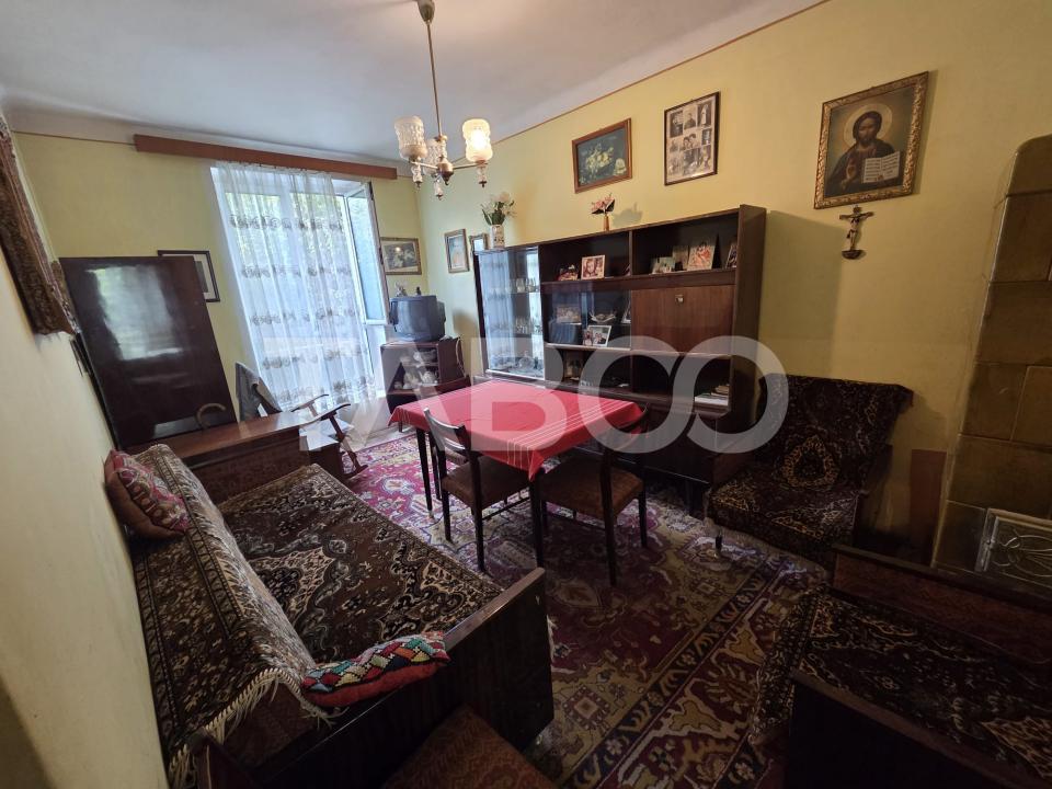 Apartament 2 camere semidecomandat 42 mp utili etajul 1 zona Negoiu