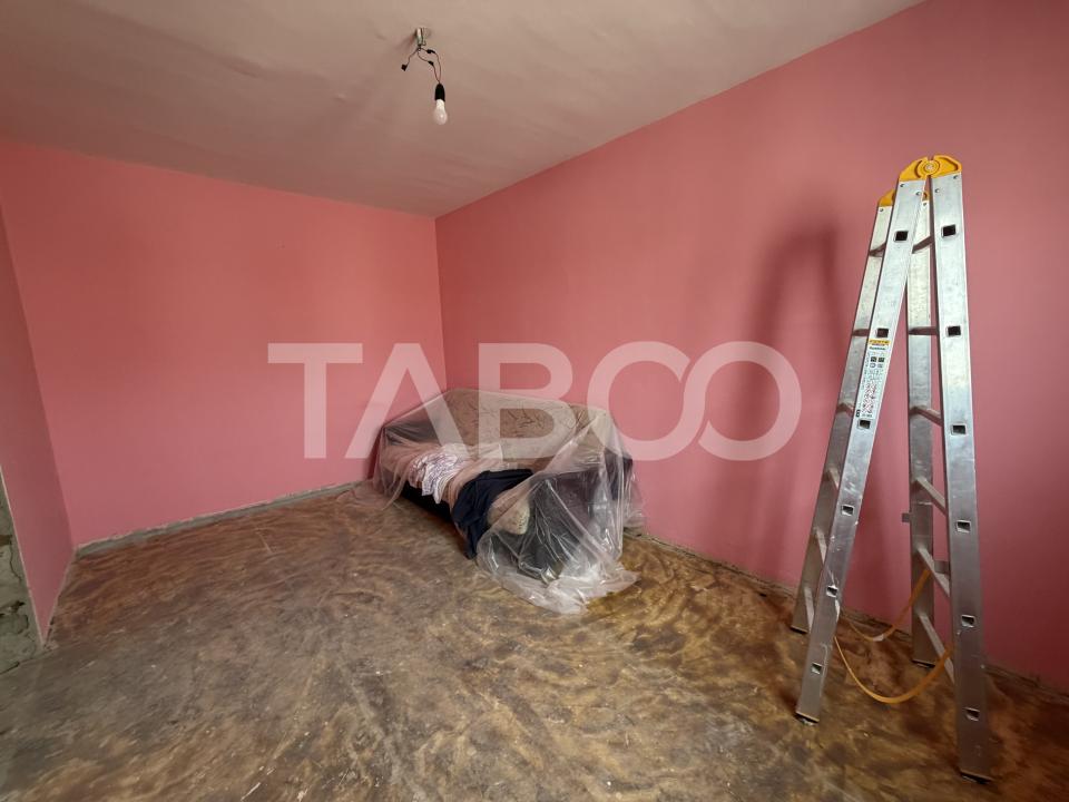 Apartament 2 camere semidecomandat balcon aer conditinat 13 Decembrie  in Fagaras - 13 Decembrie