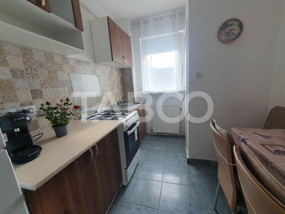Apartament 2 camere semidecomandat etaj 1 suprafata 44mp + balcon 3mp 