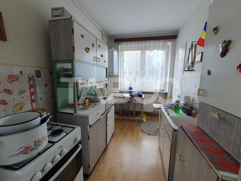 Apartament 2 camere semidecomandat etaj 1 zona Tudor Vladimirescu