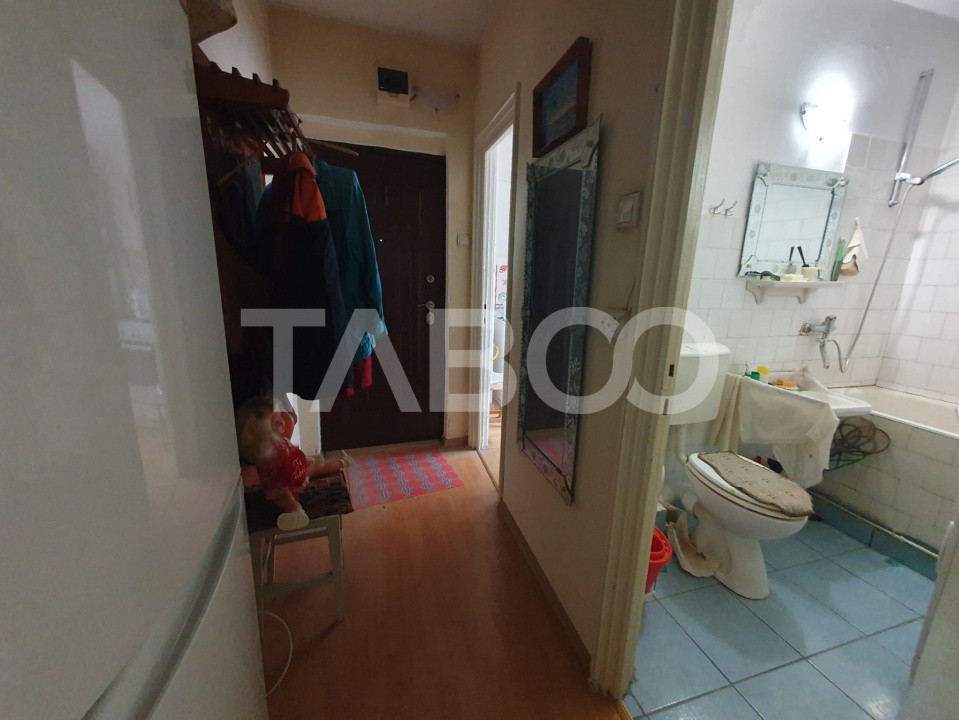 Apartament 2 camere semidecomandat etaj 1 zona Tudor Vladimirescu