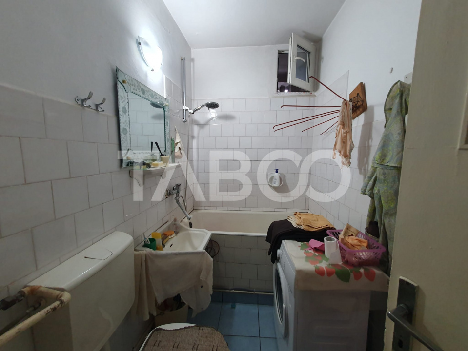 Apartament 2 camere semidecomandat etaj 1 zona Tudor Vladimirescu