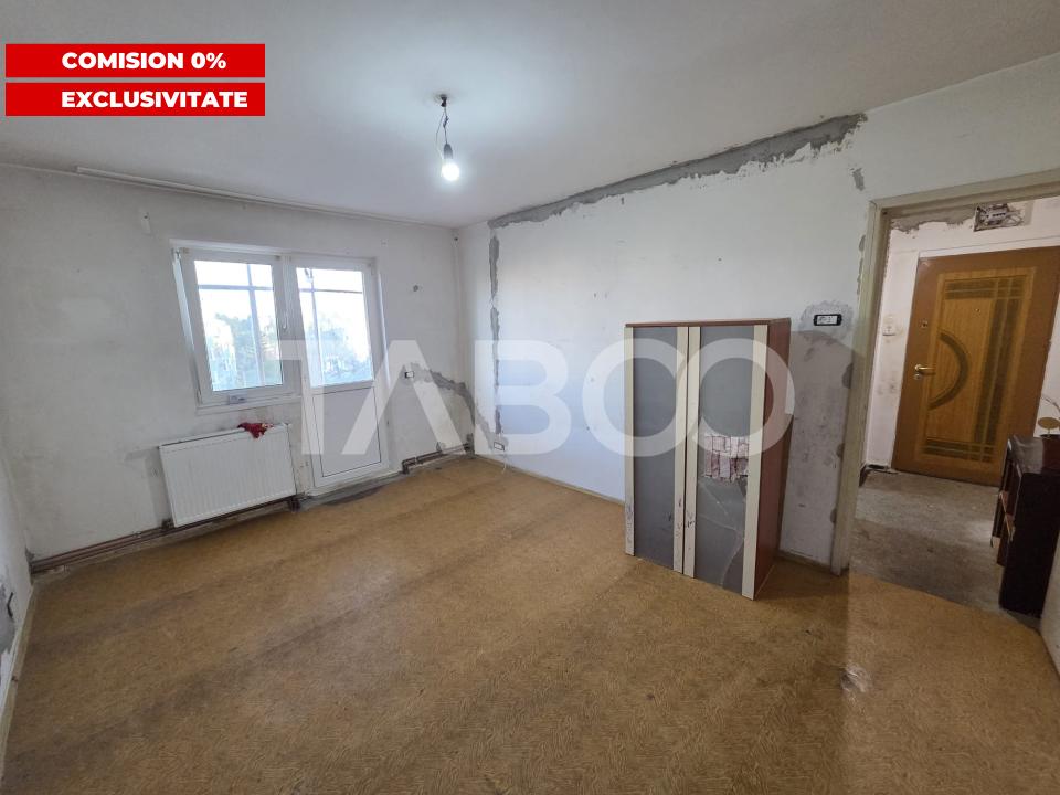 Apartament 2 camere semidecomandat zona Tudor Vladimirescu etaj 4 in Fagaras - Tudor Vladimirescu