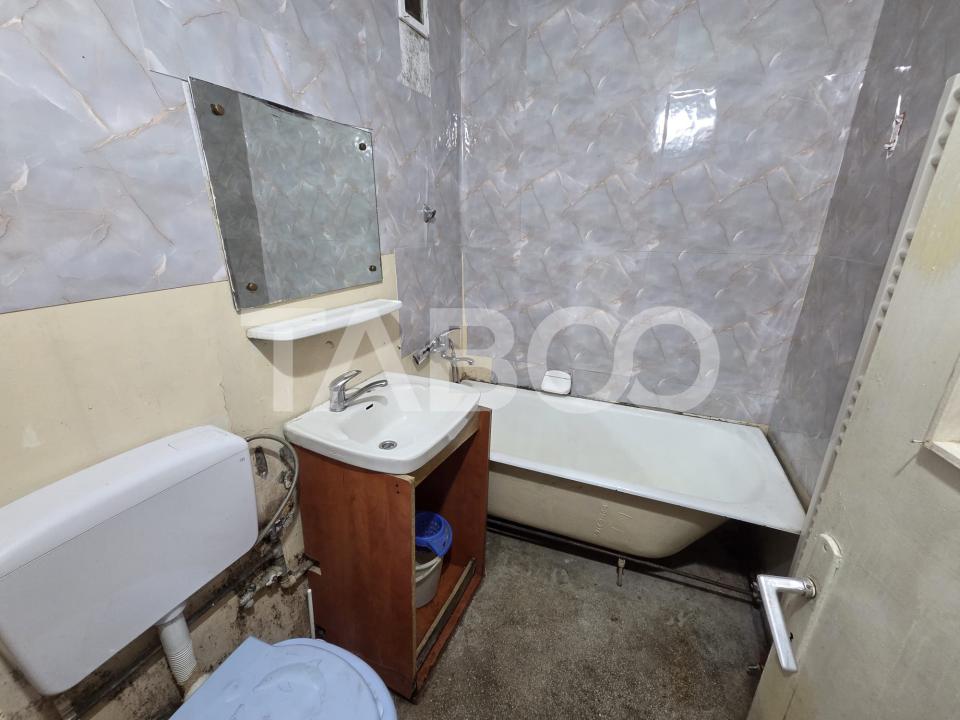 Apartament 2 camere semidecomandat zona Tudor Vladimirescu etaj 4