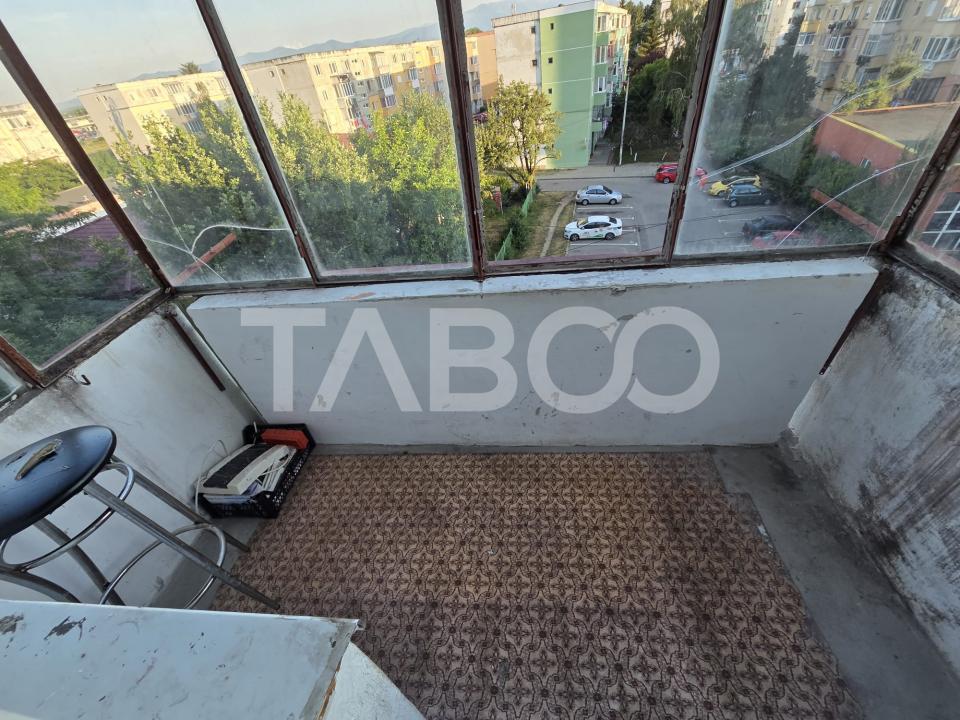 Apartament 2 camere semidecomandat zona Tudor Vladimirescu etaj 4