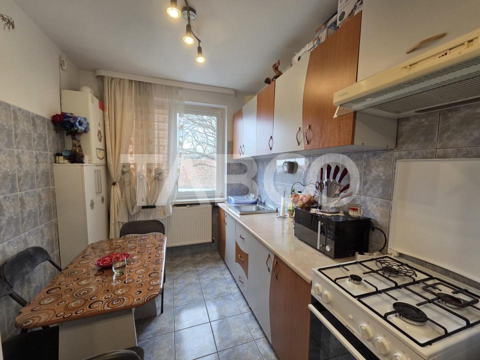 Apartament 2 camere  semidecomandat zona Vasile Alecsandri etaj 3 