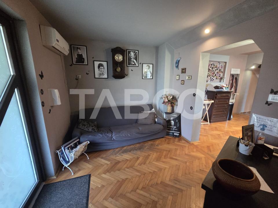 Apartament 2 camere semidecomandate la parter de vanzare Titu Pertia