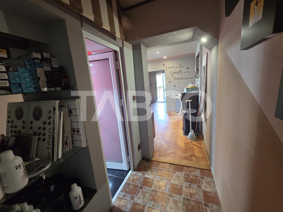 Apartament 2 camere semidecomandate la parter de vanzare Titu Pertia