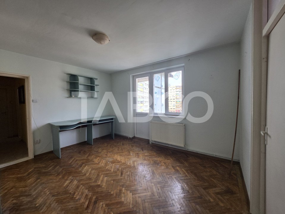 Apartament 2 camere si balcon de vanzare 37 mp zona Mihai Viteazu