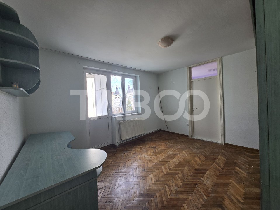 Apartament 2 camere si balcon de vanzare 37 mp zona Mihai Viteazu