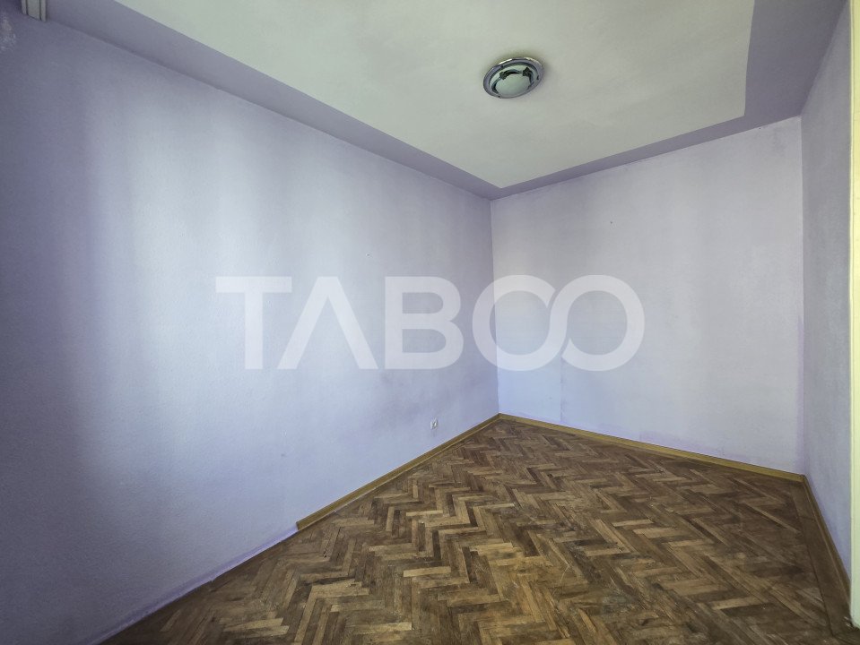 Apartament 2 camere si balcon de vanzare 37 mp zona Mihai Viteazu
