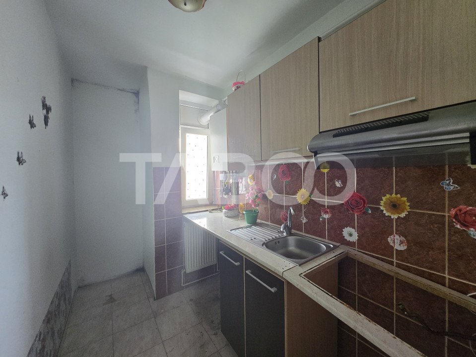 Apartament 2 camere si balcon de vanzare 37 mp zona Mihai Viteazu