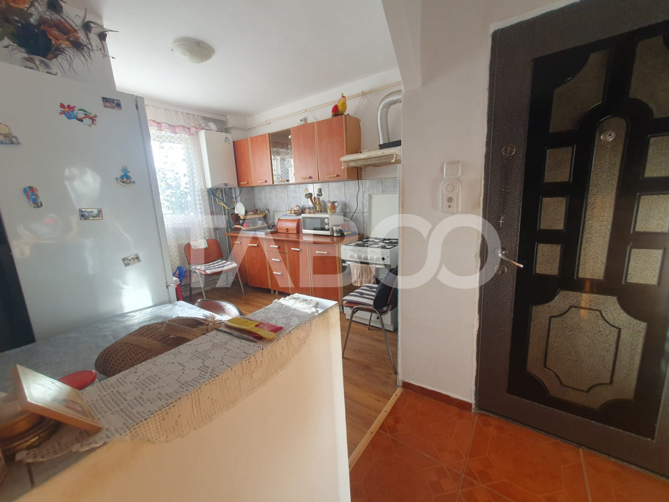 Apartament 2 camere zona 13 Decembrie 49 mp utili +3 mp balcon