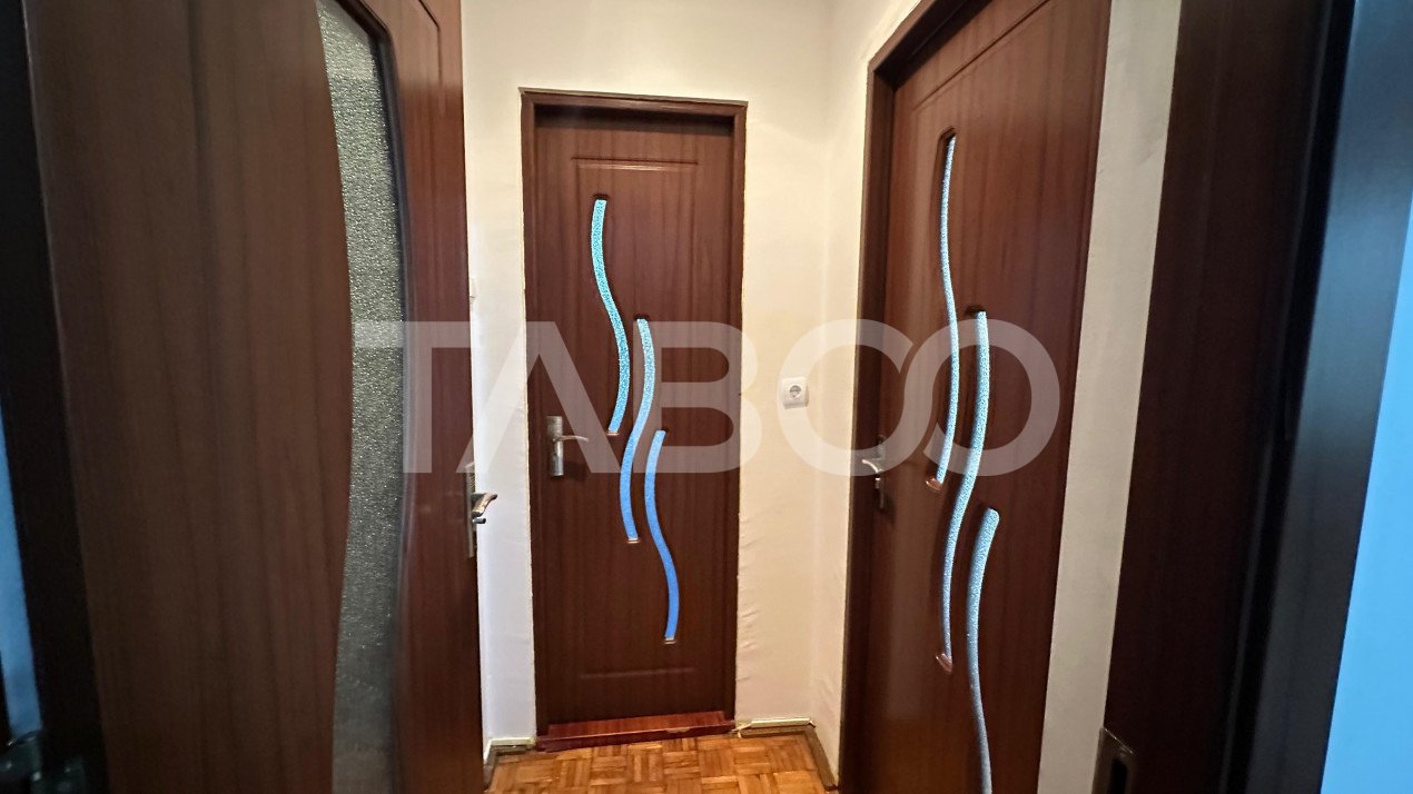 Apartament 2 camere  zona Mihai Viteazul Sibiu 48 mpu balcon 14 mp