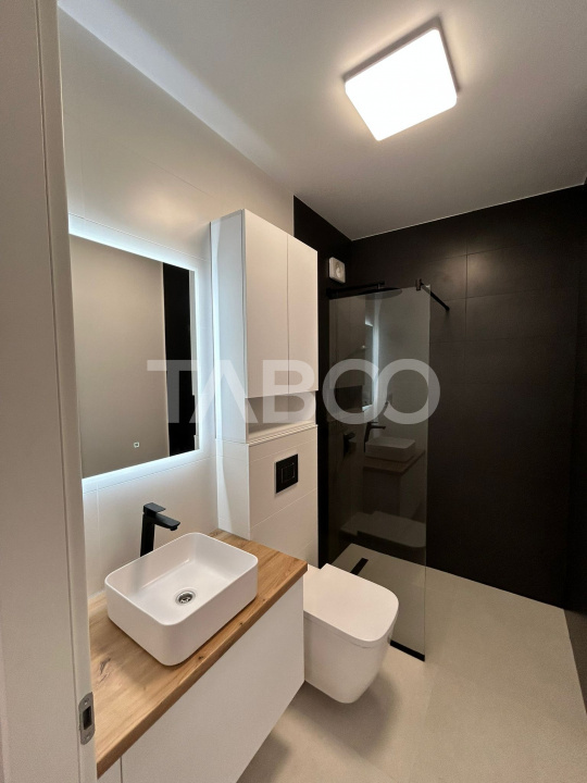 Apartament 3 camere 2 bai 2 balcoane si loc de parcare de inchiriat 