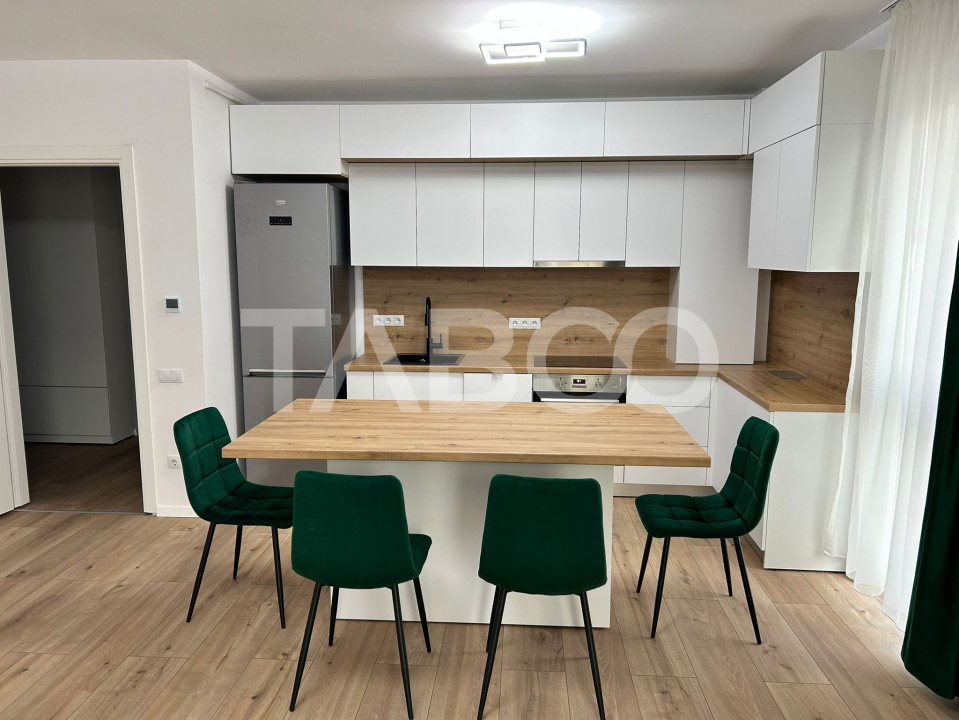 Apartament 3 camere 2 bai 2 balcoane si loc de parcare de inchiriat 