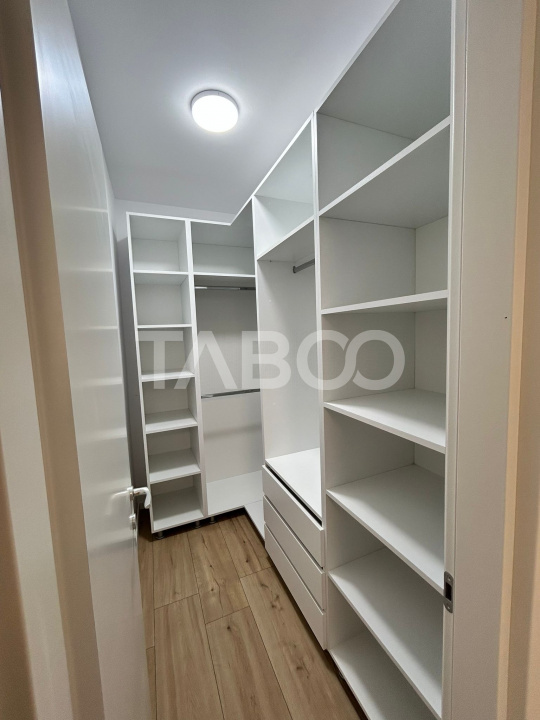 Apartament 3 camere 2 bai 2 balcoane si loc de parcare de inchiriat 