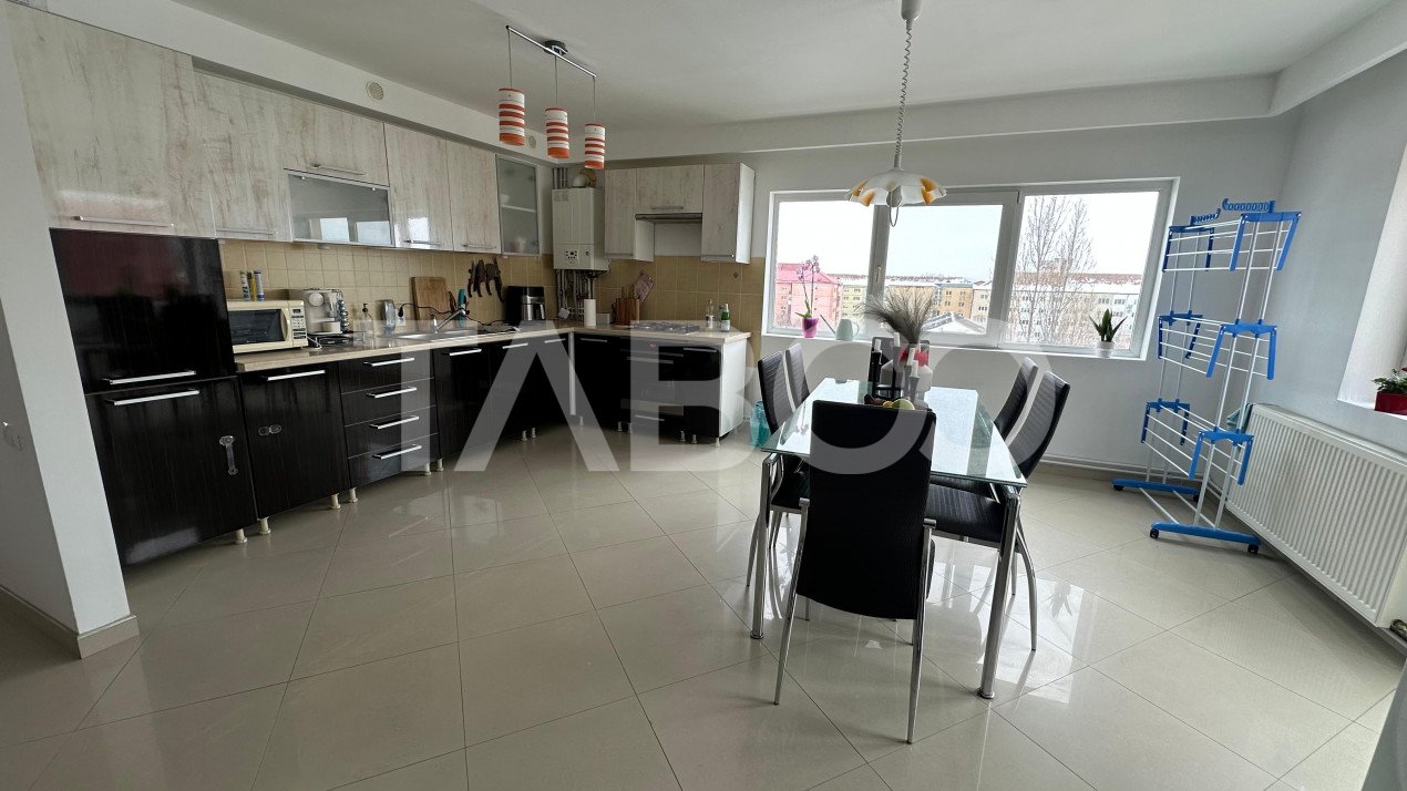 Apartament 3 camere 2 bai 91 mpu  zona Vasile Aaron Sibiu 