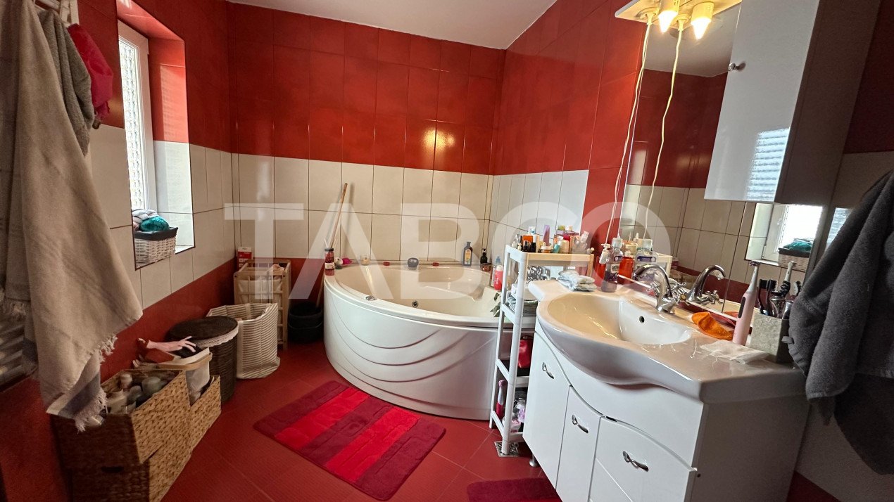 Apartament 3 camere 2 bai 91 mpu  zona Vasile Aaron Sibiu 