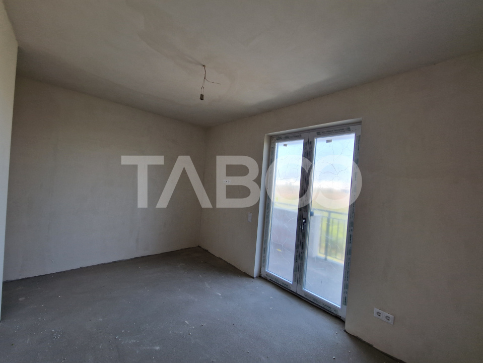 Apartament 3 camere 2 bai bloc cu lift zona de case in Turnisor