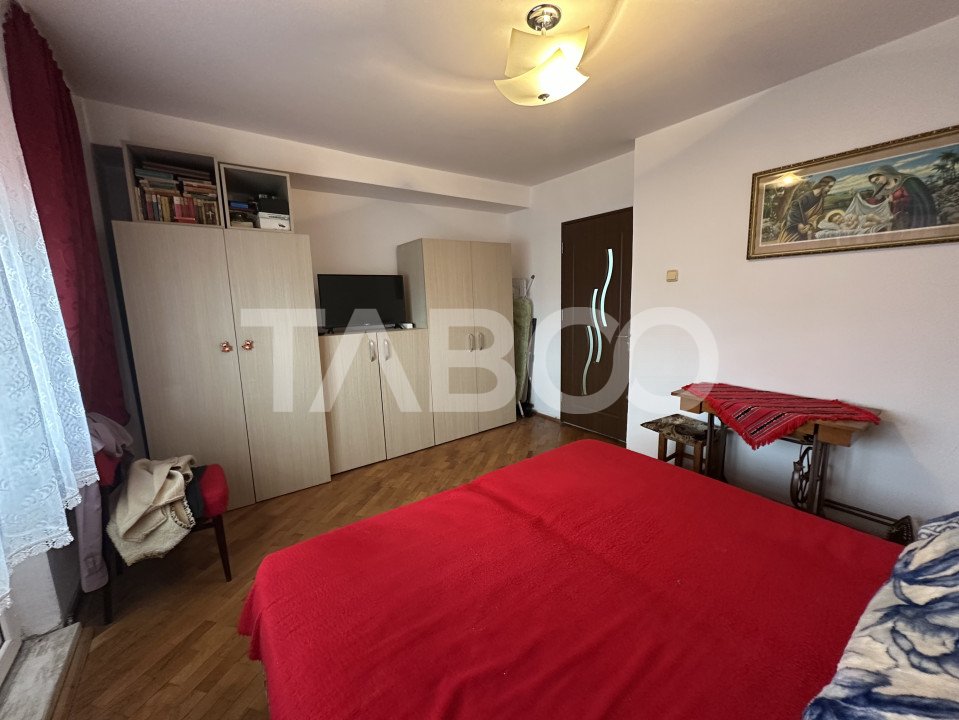 Apartament 3 camere 2 bai boxa la subsol aer conditionat 90 mp utili in Fagaras - Octavian Paler
