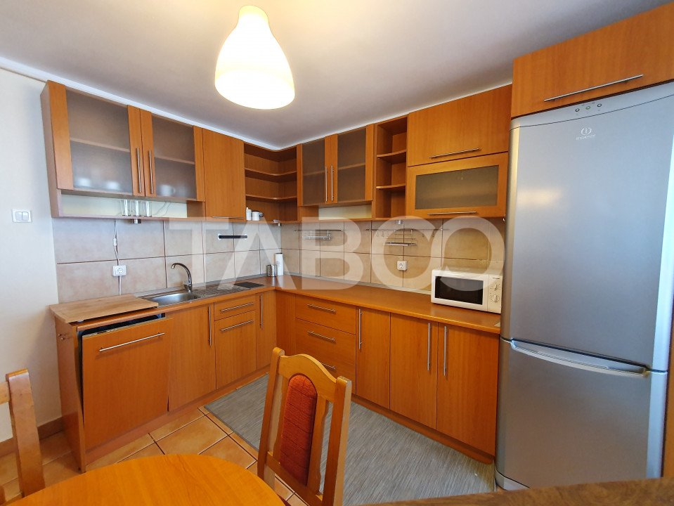 Apartament 3 camere 2 bai de inchiriat in zona Garii