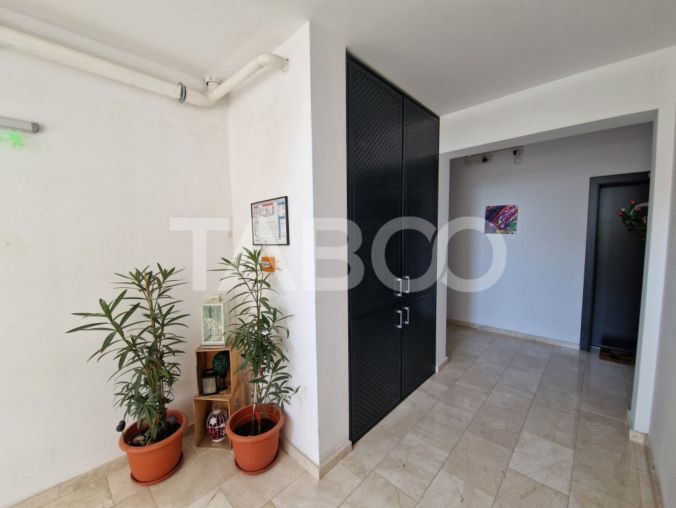 Apartament 3 camere 2 bai ETAJ 1 boxa la subsol Turnisor