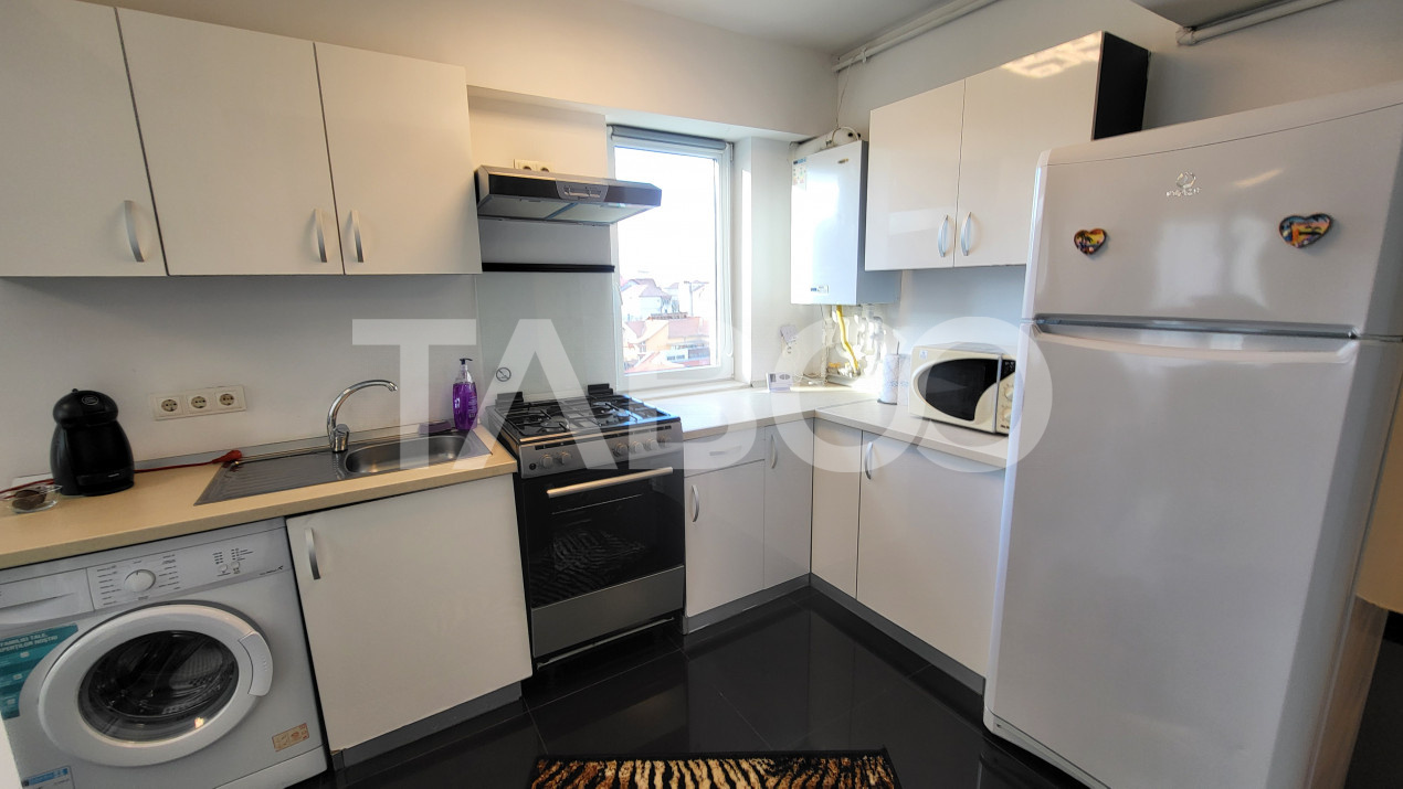 Apartament 3 camere 2 balcoane etaj intermediar Mihai Viteazul