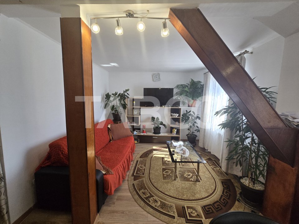 Apartament 3 camere 52 mpu balcon 3 m zona Valea Aurie