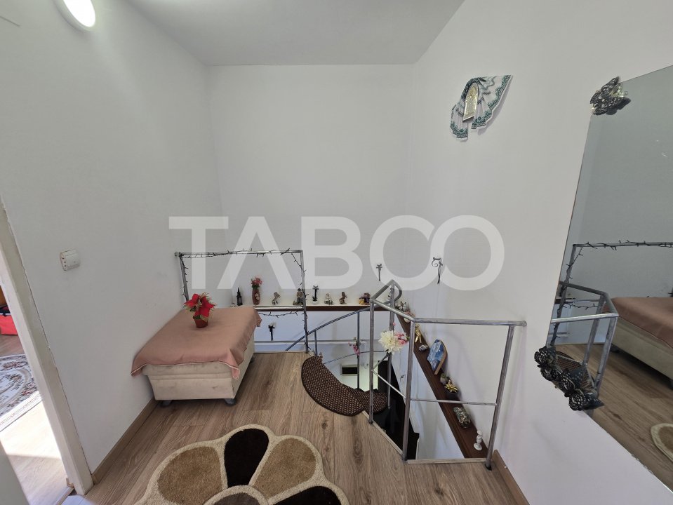 Apartament 3 camere 52 mpu balcon 3 m zona Valea Aurie