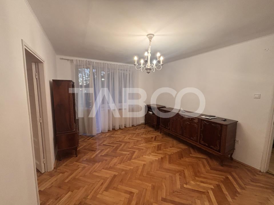 Apartament 3 camere 54mpu etaj 1 balcon zona Centrala Sibiu