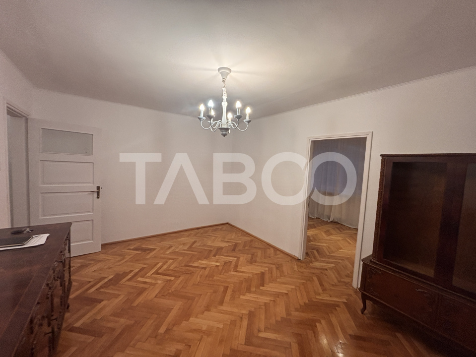Apartament 3 camere 54mpu etaj 1 balcon zona Centrala Sibiu