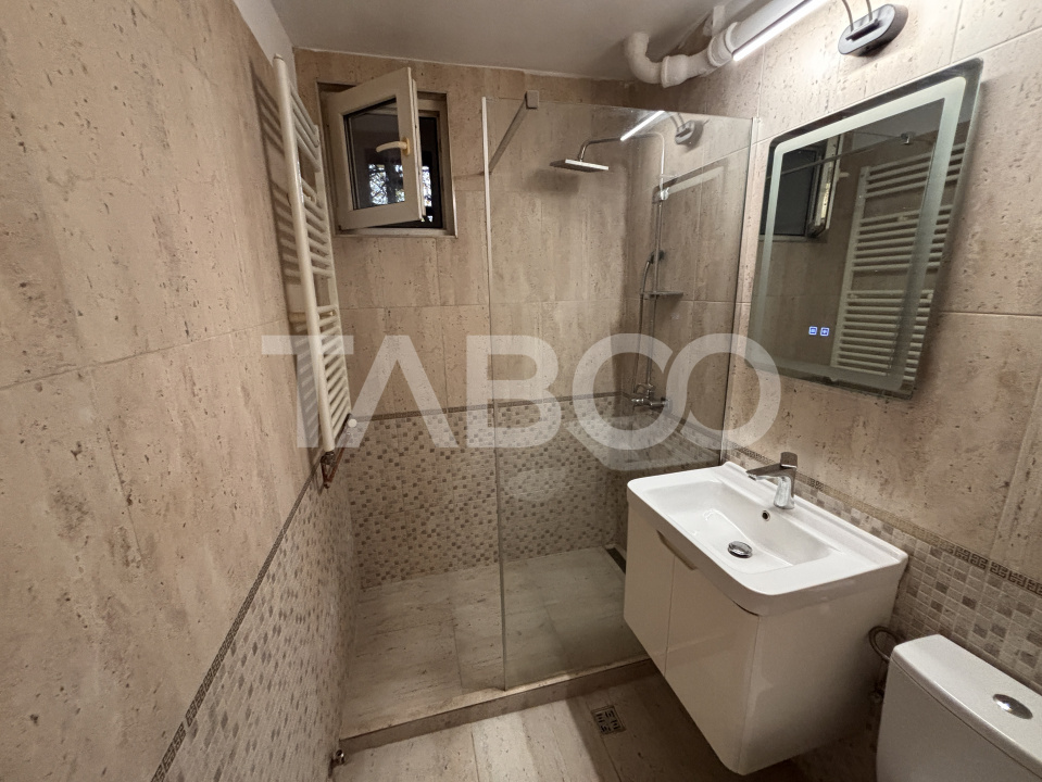 Apartament 3 camere 54mpu etaj 1 balcon zona Centrala Sibiu