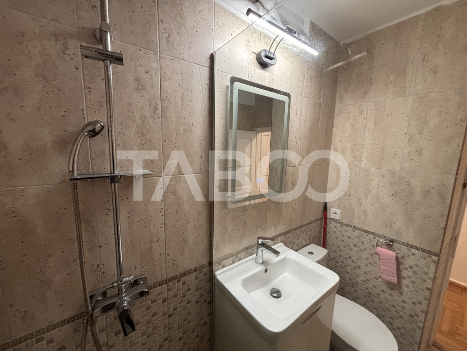 Apartament 3 camere 54mpu etaj 1 balcon zona Centrala Sibiu